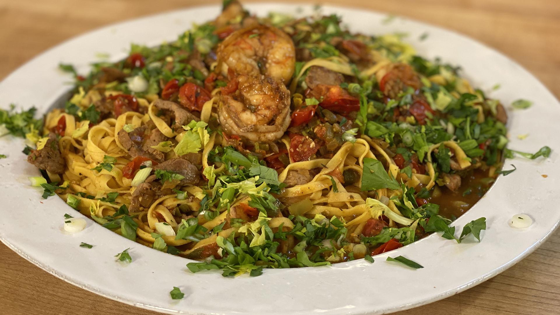 http://rachaelray.com/cdn/shop/articles/15147_jambalaya-style_pasta_6bf869d6-c555-4ee2-b699-aa535d5f6049.jpg?v=1620827982