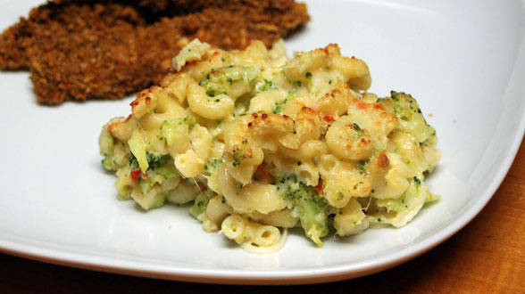 Spicy Mac and Three Cheeses with Broccoli