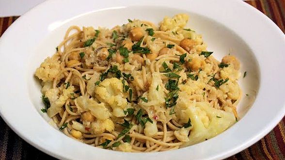 High-Protein Spaghetti with Chick Peas and Roasted Cauliflower