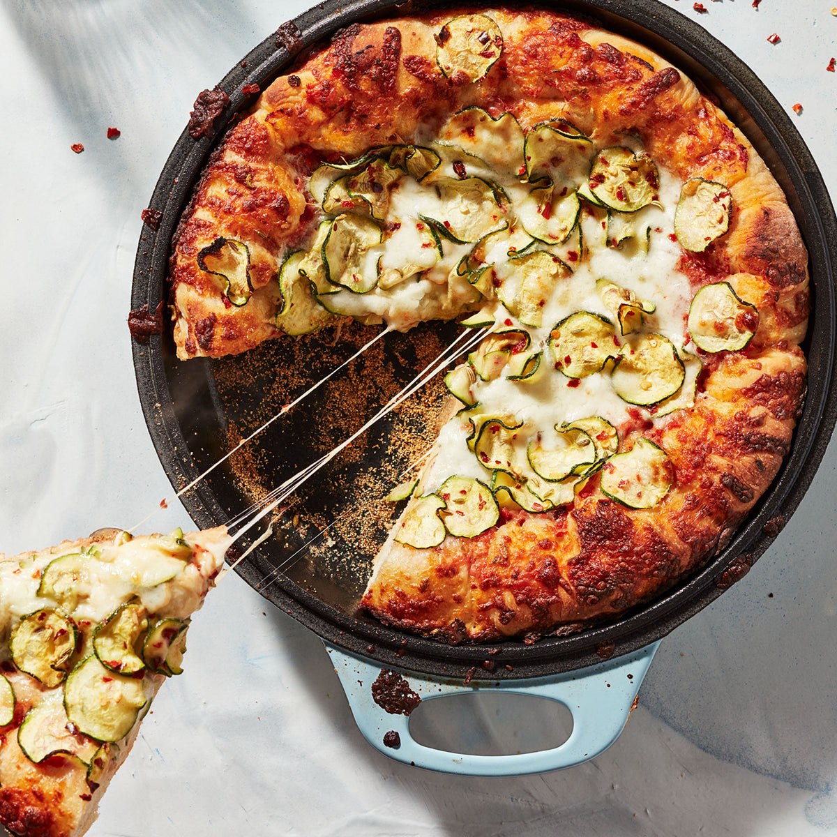 Round the Chuckbox: Cast iron skillet pizza