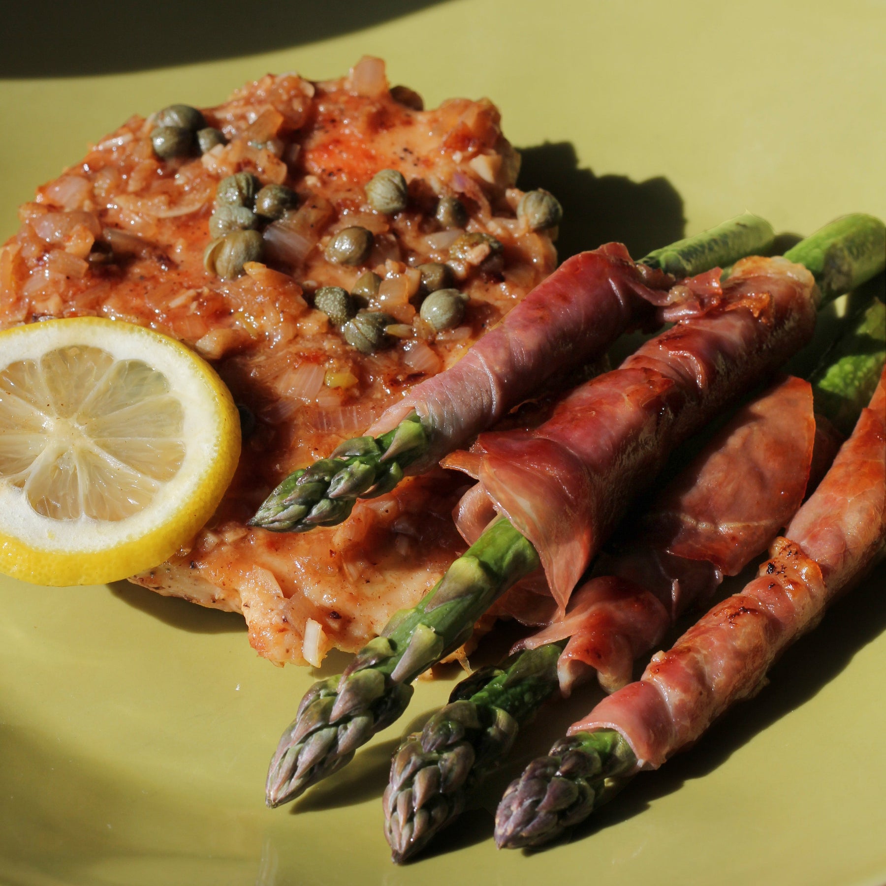 Chicken Piccata with Prosciutto-Wrapped Asparagus