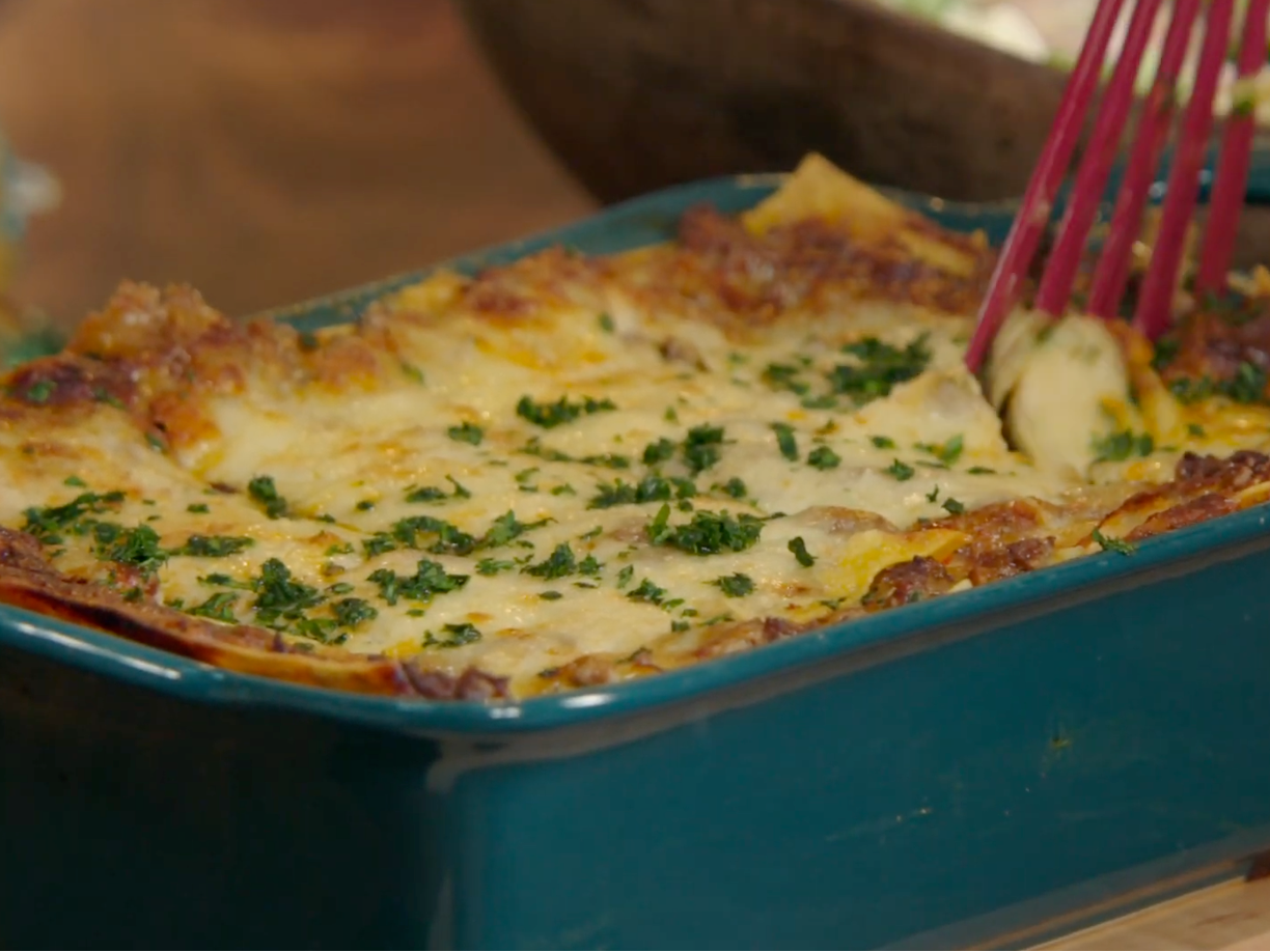 Rachael Ray's Holidays Holiday Lasagne Recipe