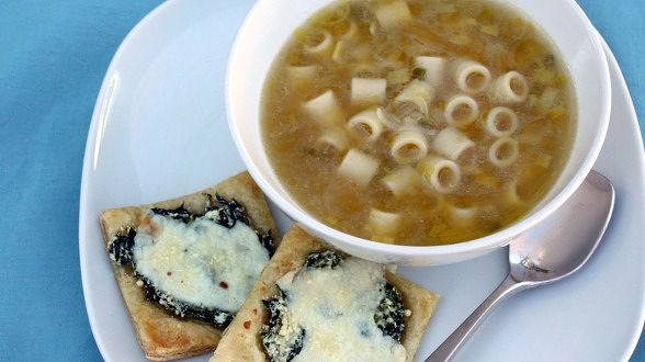 Green Onions and Rings Soup with Mini White Pizzettes
