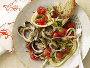 Spaghetti and Clam Sauce with Grape Tomatoes