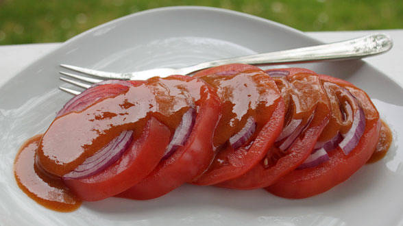 Beefsteak Tomato Salad with Steak Sauce Dressing