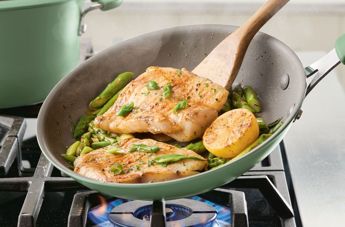 One-Skillet Fish with Asparagus and Green Onions