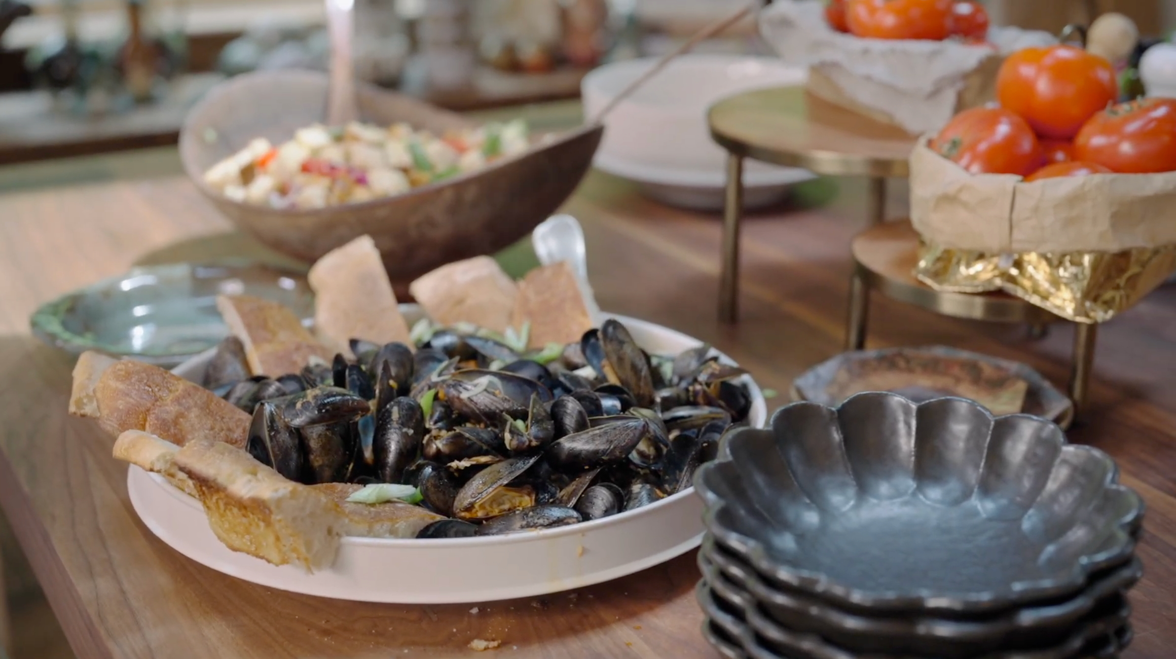 Panzanella Salad with Spicy Mussels 