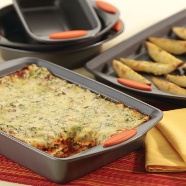 Rachael Ray Yum-o! 9-Inch by 13-Inch Nonstick Oven Lovin' Lasagna and Cake  Pans, Set of 2, Gray with Red Handles & Reviews