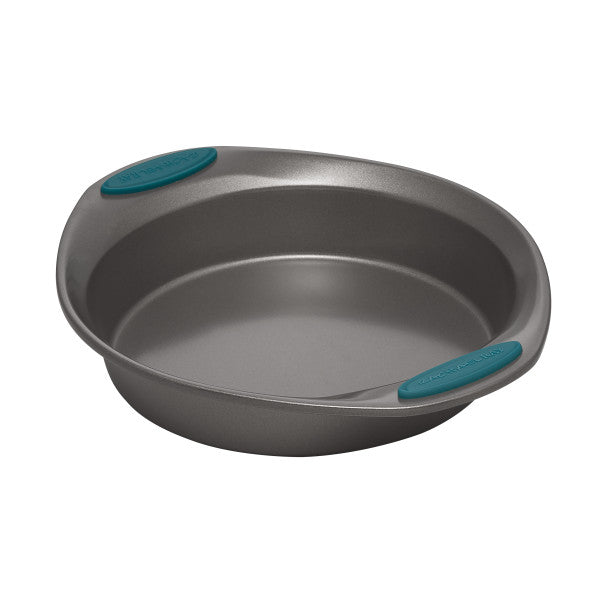 The 5-Piece Nonstick Bakeware Set includes a gray round baking pan featuring teal silicone grips on the handles, made from heavy gauge steel. Oven safe up to 500°F, this bakeware set guarantees effortless food release and easy cleanup.